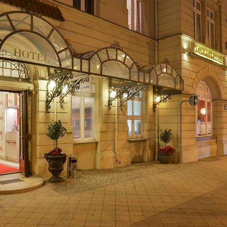 Altstadthotel Am Theater Cottbus Bagian luar foto